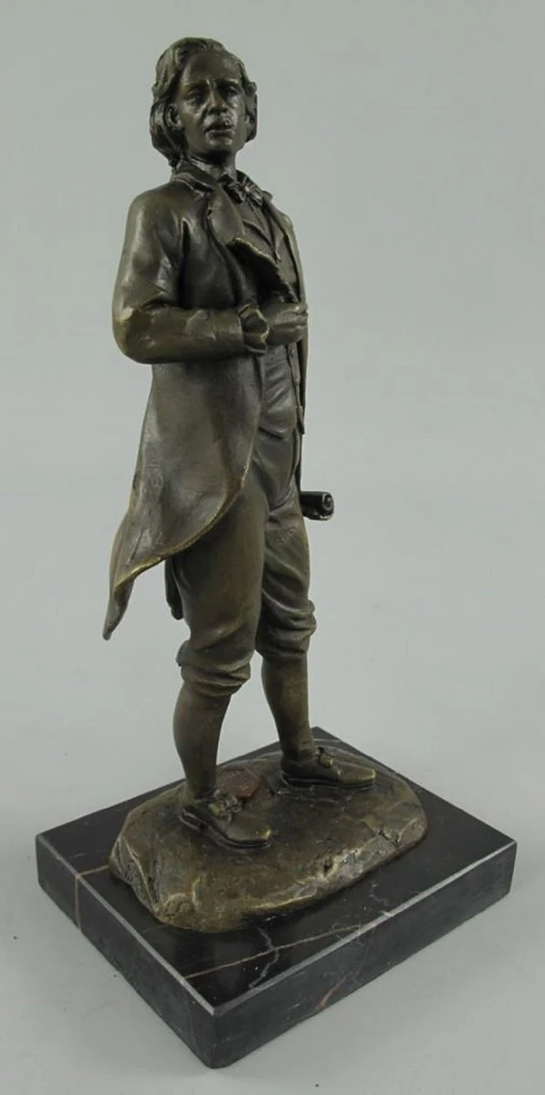 This magnificent dining room chair from Harald Glööckler's Pompöös by collection transforms any dining room into a true palace.