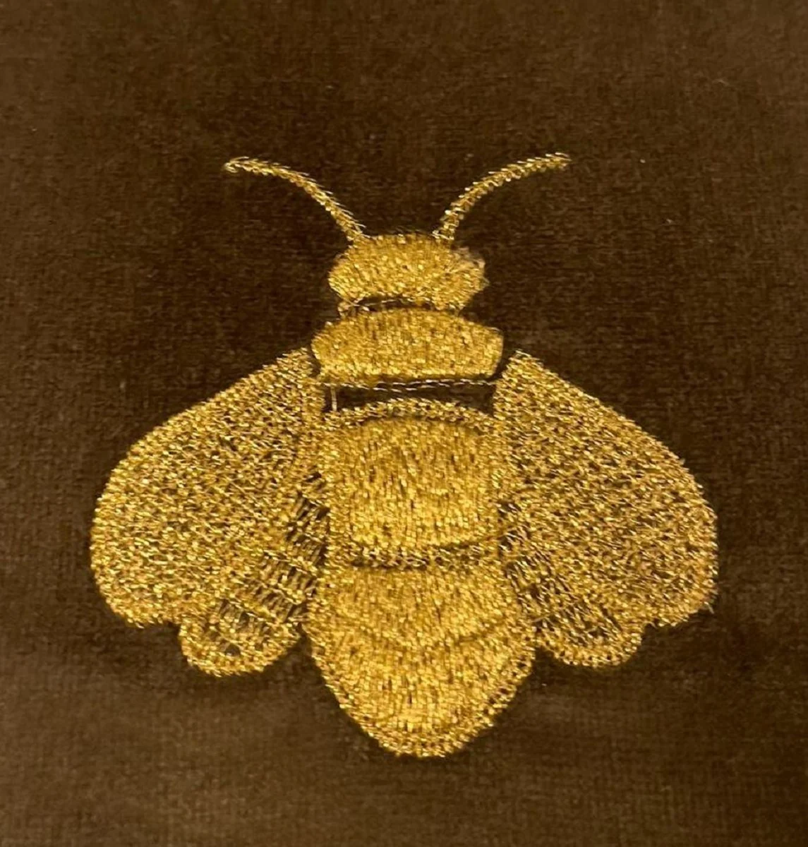 Luxury decorative cushion with tassels bee olive / gold 45 x 45 cm