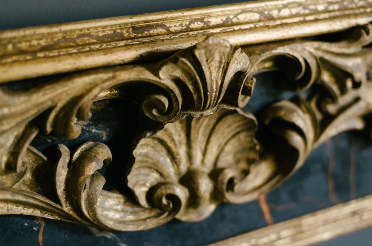 Baroque mirror black / gold 104.5 x H. 128 cm - Magnificent handmade wall mirror with decorative frame and beautiful decorations