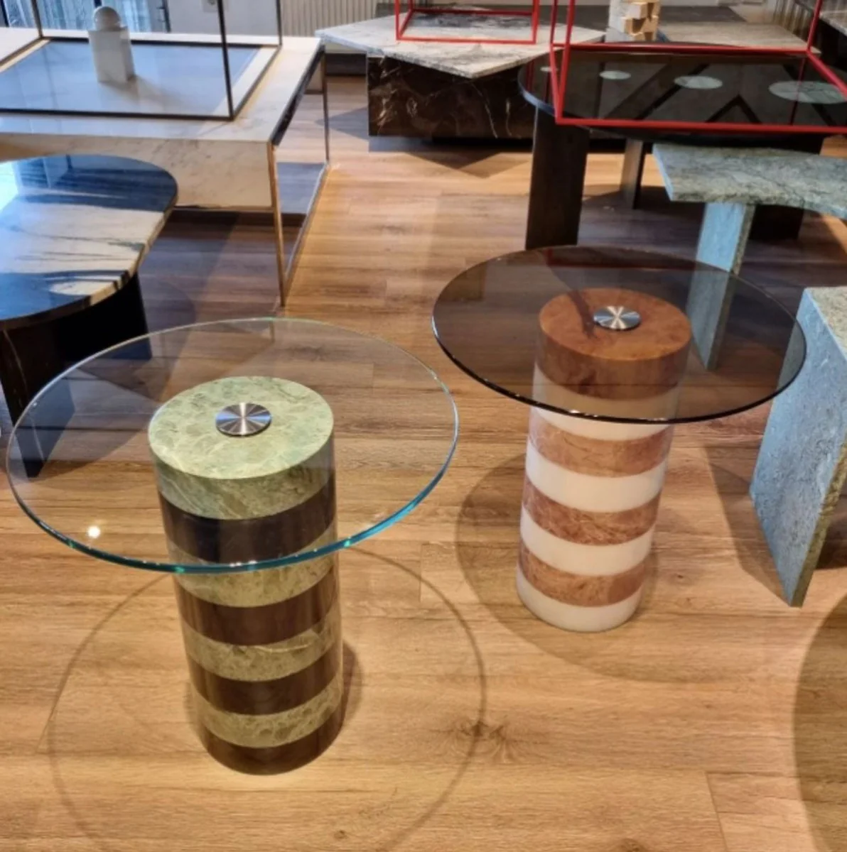 Luxury side table black / gray Ø 48 x H. 50 cm - Round marble table with glass top - Living room furniture - Luxury furniture - Marble furniture - Luxury furnishings - Living room furnishings