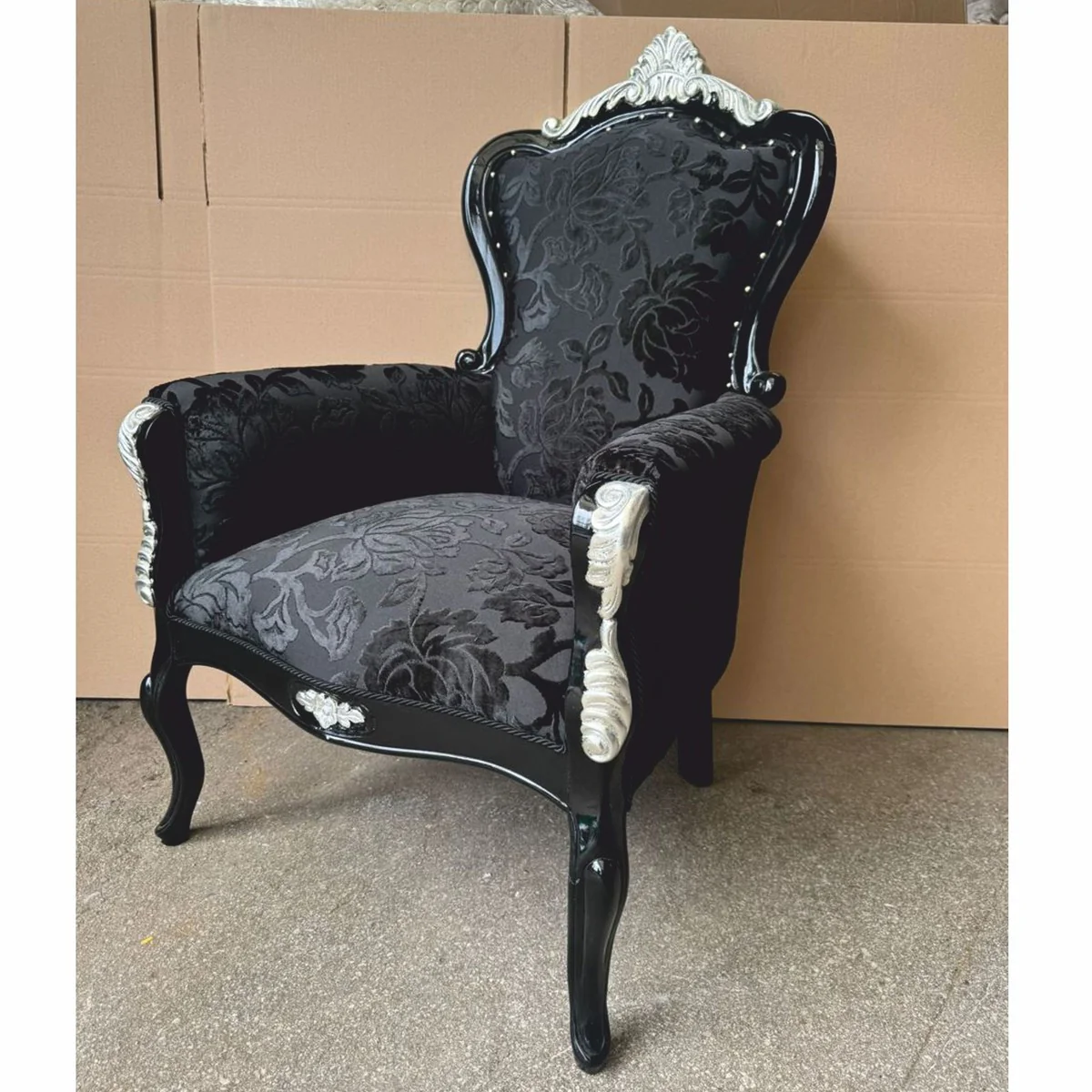 Pompöös by Luxury Baroque Armchair Gray / Black / Silver - designed by Harald Glööckler